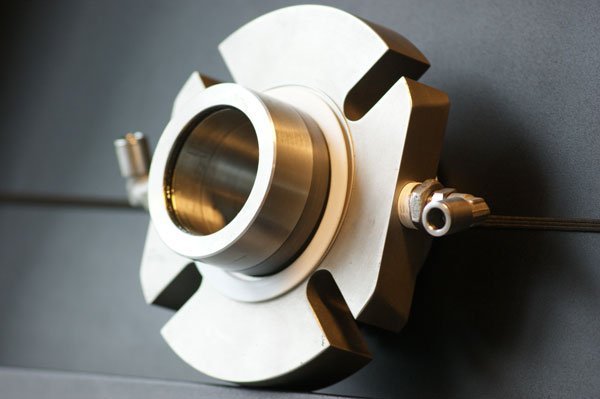 Mechanical seal met stationaire ring en roterend veerdeel voor industriële pompen