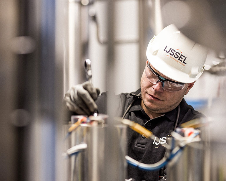 Monteur Ijssel fabriek pompen JD Techniek
